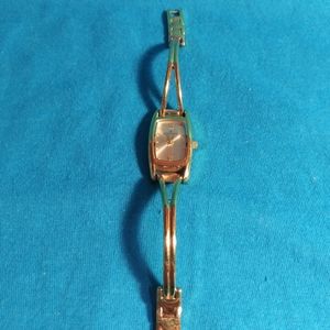 Anne Klein bracelet watch gold tone. Vintage 70s